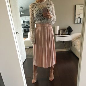 Blush pleat skirt